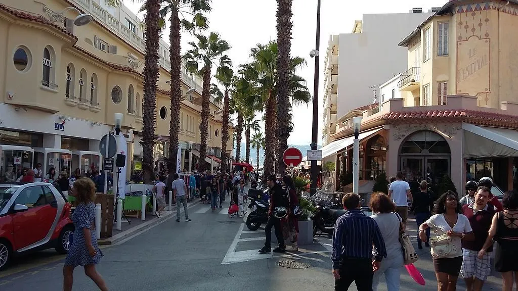 Juan Les Pins - Palais Des Fleurs Hotel Antibes 0*,  Franciaország